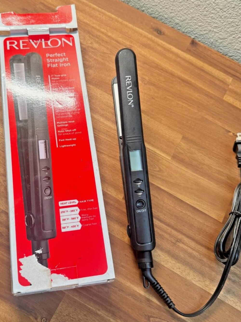 Revlon 1" Plates Perfect Straight Ceramic Flat Iron LED Screen Up to 430 F